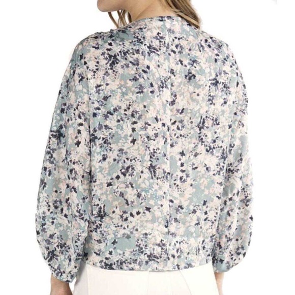 Front tie blouse - Picture 3 of 5